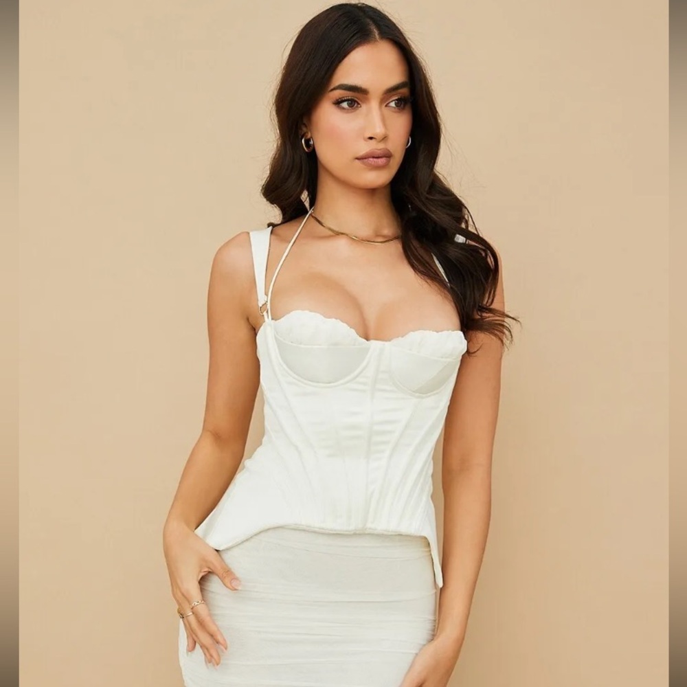 House of CB Talya dress, new with minor defect, size medium.
